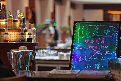 国产像素风解谜游戏《水银疗养院》公布新预告 明年一月开启众筹